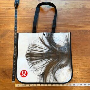 Lululemon Large White ReusableTote Bag with‎ Black Graphic